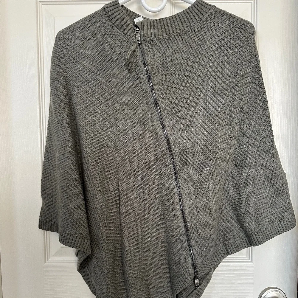 Lululemon On The Go Poncho One Size Grey Sage 2-Way Zip Sweater Asymmetrical O/S - Picture 2 of 7